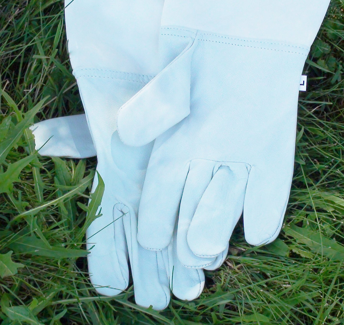 Ventilated Bee Gloves - Copyrights RebelBees 2016