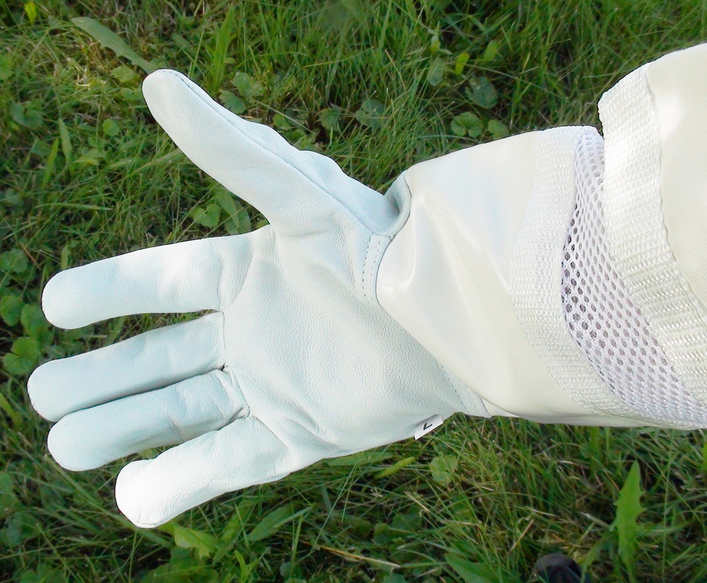 Ventilated Bee Gloves - Copyrights RebelBees 2016