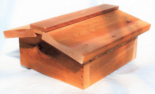 Warré Hive Roof - Copyrights RebelBees 2016